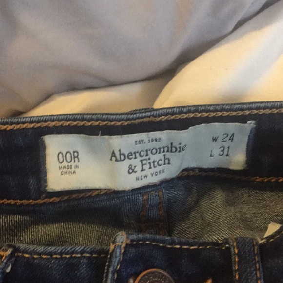 Abercrombie & Fitch Skinny Jeans - Picture 2 of 4